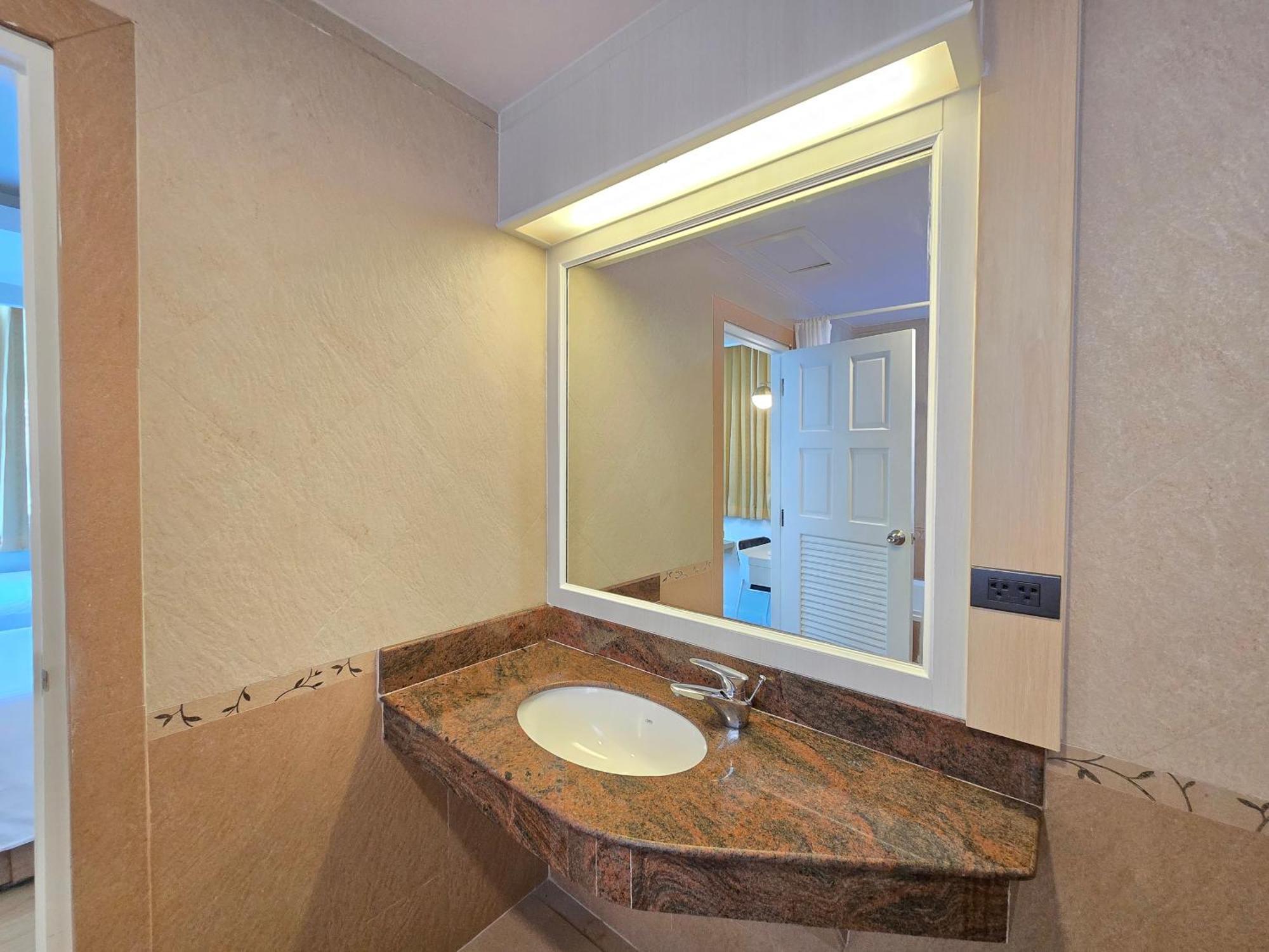 Sira Boutique Residence - Newly Renovated Patong Extérieur photo